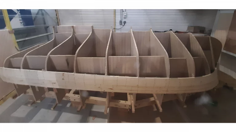 Fabrication du mannequin de la coque de l'Amzer