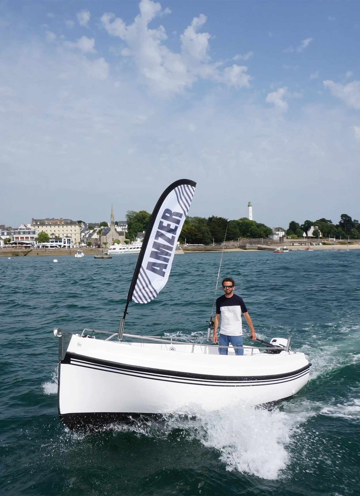 Le tout premier Amzer navigue en direction de Sainte Marine après une série de tests réussis