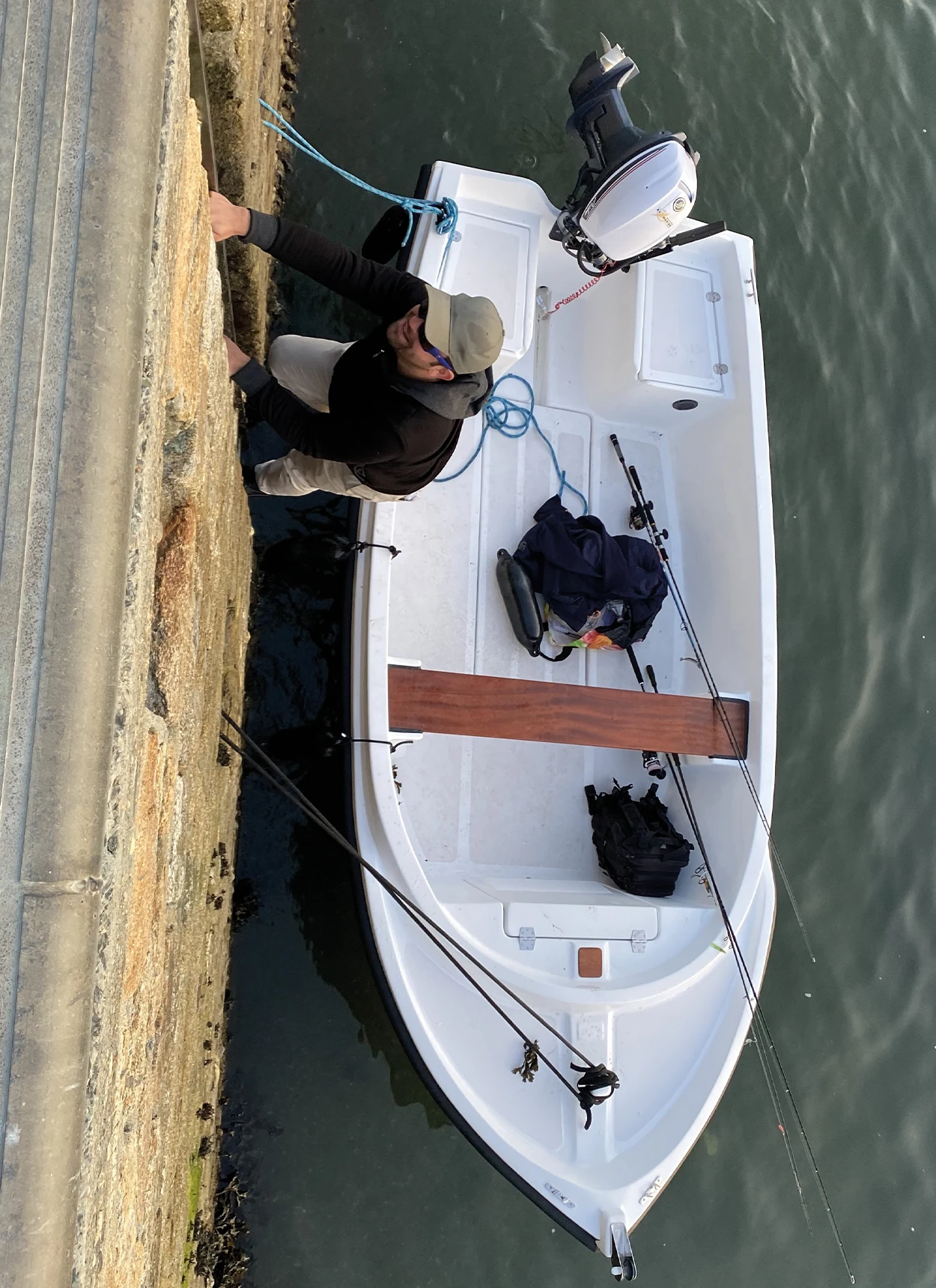 Compact et polyvalent le Pen Sardin peut accoster partout, même avec un faible tirant d'eau