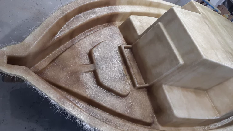 Etape 20 : Stratification au contact couche par couche du pont de l'Amzer