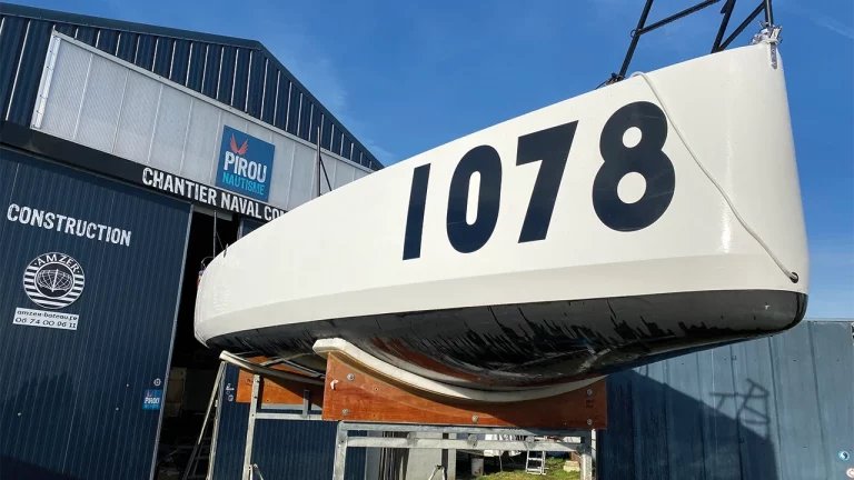 Le voilier Pogo réparé prêt à reprendre la mer