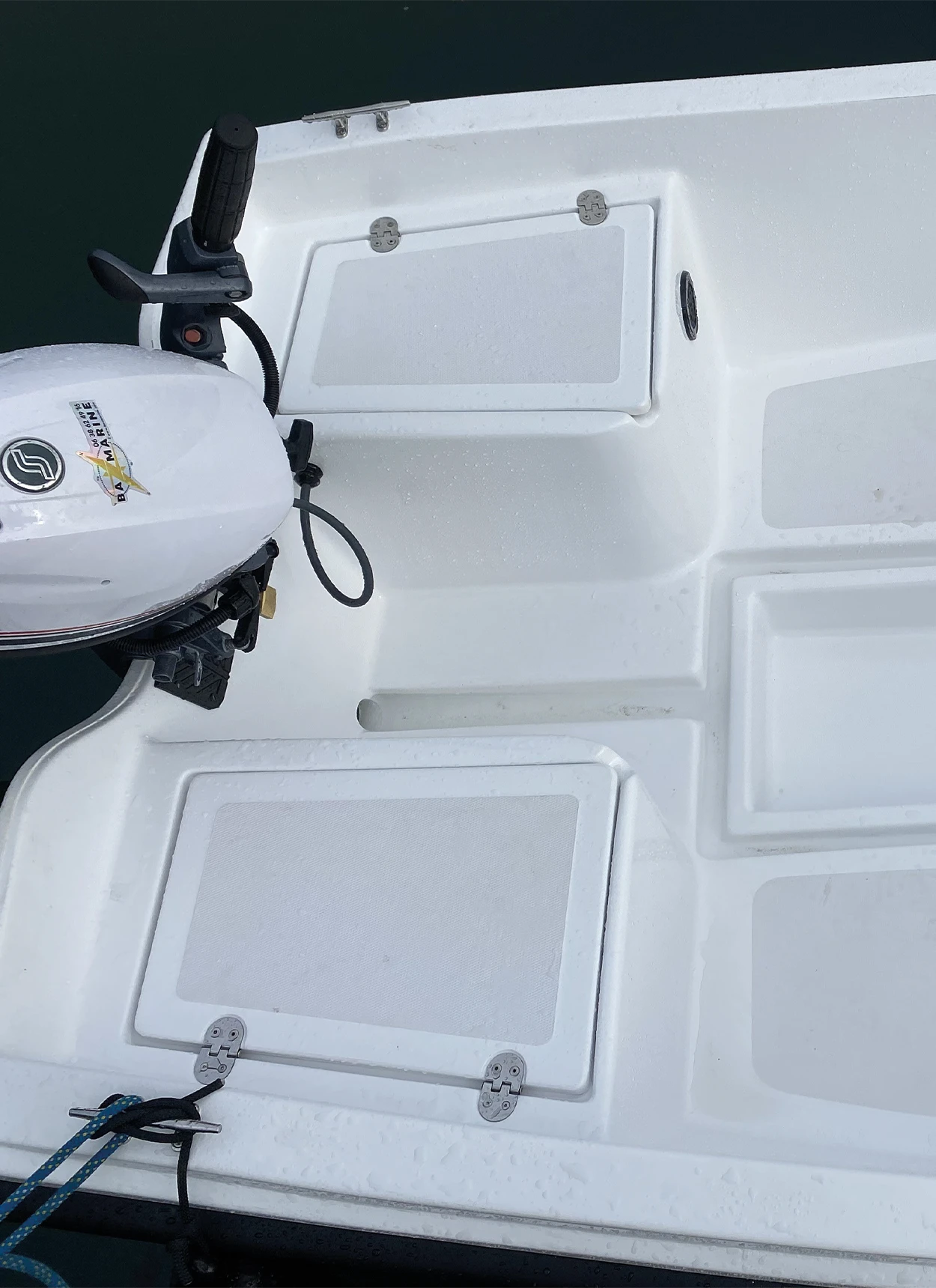 Détail des coffres arrière du Pen Sardin et de son système d'évacuation par dalot autovideur