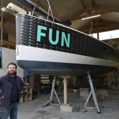 JB Pirou devant le Fun, navire de course au large